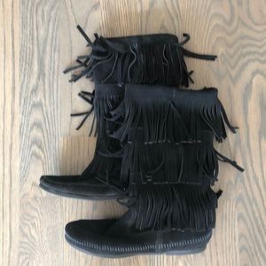 Moccasin fringe boots